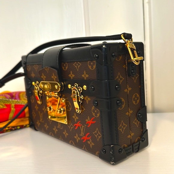 Louis Vuitton Petite Malle Monogram. - Picture 4 of 17